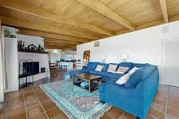 Vineyard Villa: Pool | Spa | Games Room | EV Char.