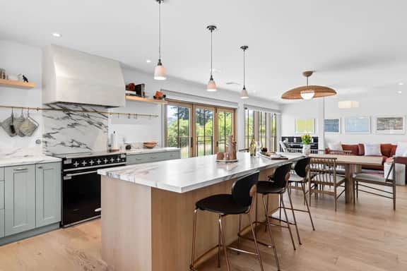 AppleHouse: Hot tub | Fire pit | Piano | Views