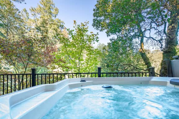 Tariff Discount:Spa |Fire Pit | Putting Green